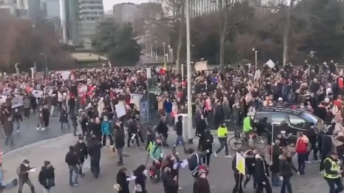 Κορωνοϊός: Νέα διαδήλωση κατά των υγειονομικών μέτρων στις Βρυξέλλες