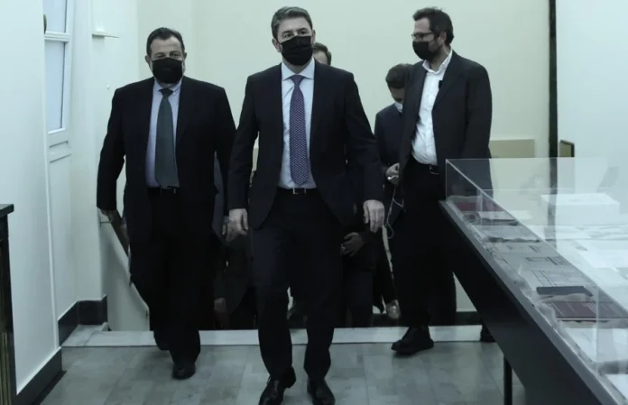 Το Μαξίμου «θέλει πίσω» τους ψηφοφόρους-Τέλος στο «μήνα του μέλιτος» με Ανδρουλάκη;