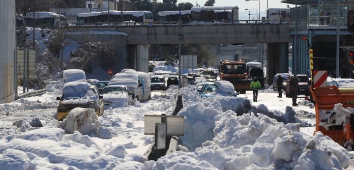 Φιλοκυβερνητικά ΜΜΕ: Καμπανάκια κινδύνου προς Μαξίμου. Τα ποντίκια εγκαταλείπουν το πλοίο