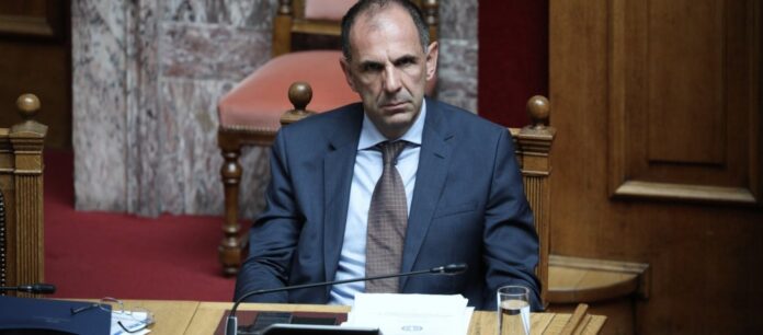 Γ.Γεραπετρίτης: Στο σχολείο δεν κολλάει – Με τους φίλους μας κολλάει