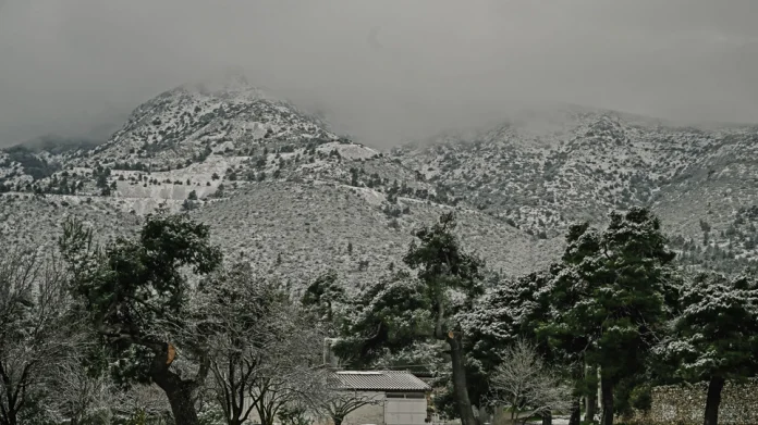 Καιρός: Στην «κατάψυξη» η χώρα – Πώς θα εξελιχθεί τις επόμενες ώρες η κακοκαιρία «Ελπίς»