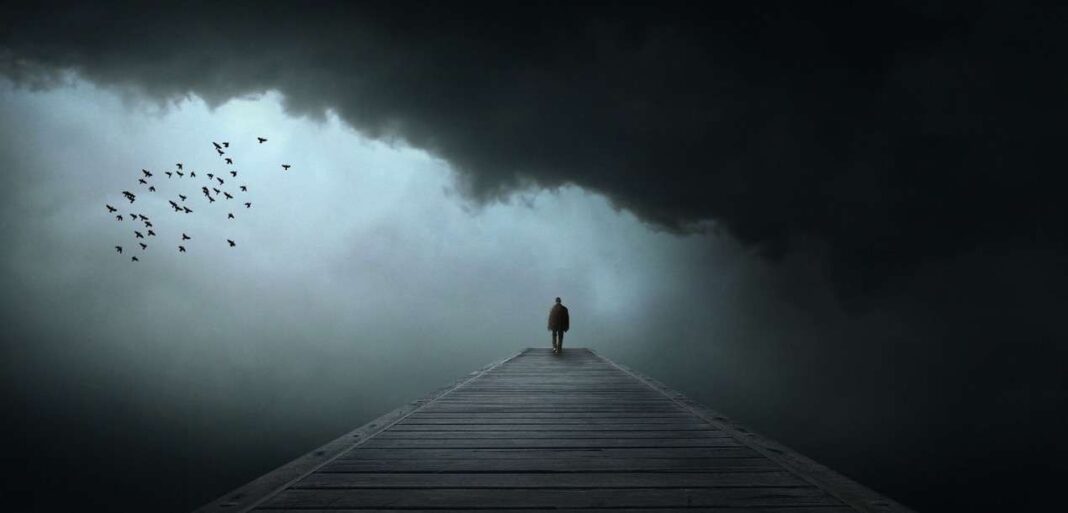 meta-tous-deksious-xanei-kai-tous-eksugxronistes-o-kuriakos-mitsotakis