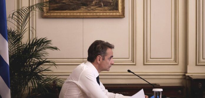 Σε ελεύθερη πτώση η κυβέρνηση, σε πανικό το Μέγαρο Μαξίμου