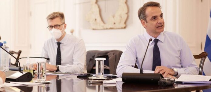 O σοφός Σκέρτσος με την επιφοίτηση του Αγίου Πνεύματος, οραματίστηκε τον τρόπο που θα επιστρέψουν οι νέοι στο κέντρο της Αθήνας