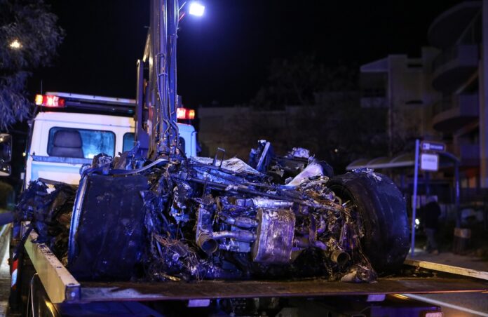 Τροχαίο με τη Ferrari: Η σύζυγος του Τζώρτζη Μονογυιού βρίσκεται στο νοσοκομείο με εγκαύματα και κατάγματα