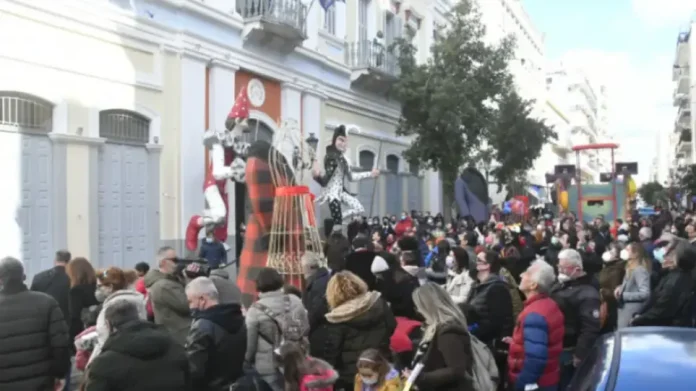 Ξεκίνησαν οι εκδηλώσεις για το Πατρινό Καρναβάλι, ξεχύθηκαν στους δρόμους οι καρναβαλιστές – (VIDEO-ΦΩΤΟ)