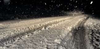 Στα λευκά «ντύθηκε» η Φλώρινα – Πυκνή χιονόπτωση στο κέντρο της πόλης – (VIDEO)