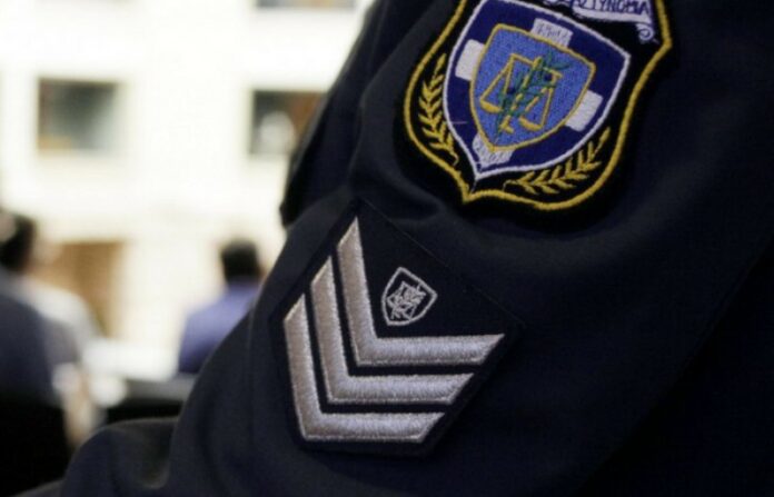 Θήβα: Φύλακας άγγελος αστυνομικός διέσωσε ηλικιωμένο και ενοίκους πολυκατοικίας