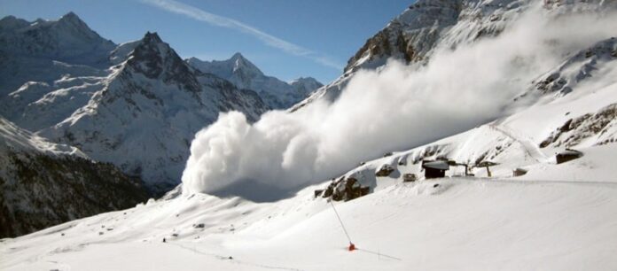 Γαλλία: Νεκροί δύο νεαροί σκιερ που παρασύρθηκαν από χιονοστιβάδα στις Άλπεις