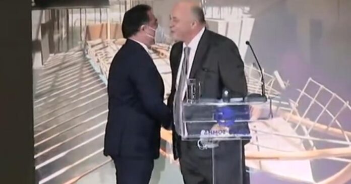 Έβαλαν το δήμαρχο Βόλου να πει “άγνωστη” λέξη, και γέλασαν και… τα κουπιά της Αργούς!