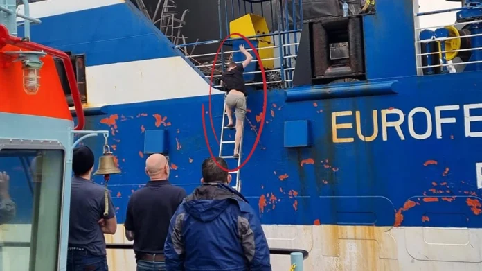 Βρέθηκε ζωντανός επιβάτης στην πρύμνη του Euroferry Olympia