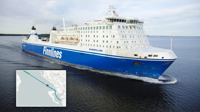 Φωτιά σε πλοίο ανοιχτά της Ηγουμενίτσας – Εγκαταλείπουν οι επιβάτες με σωσίβιες λέμβους