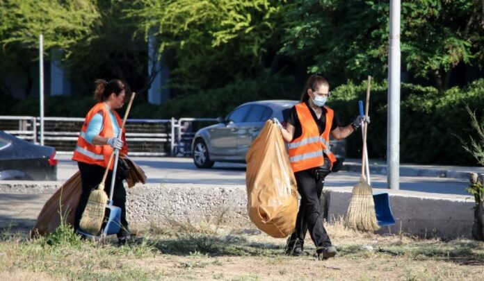 Ιωάννινα: Υπάλληλος στην καθαριότητα βρήκε τσάντα με λεφτά και την παρέδωσε