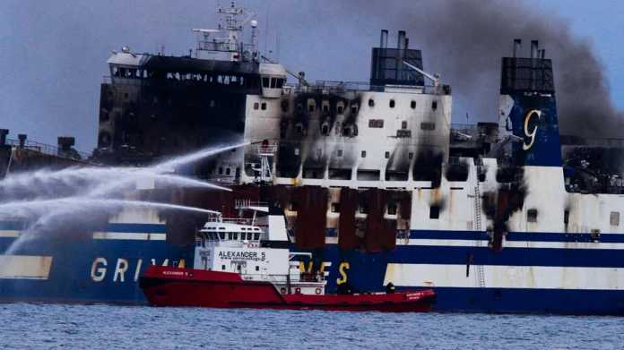 Euroferry Olympia: Βρέθηκε απανθρακωμένη σορός μέσα σε φορτηγό