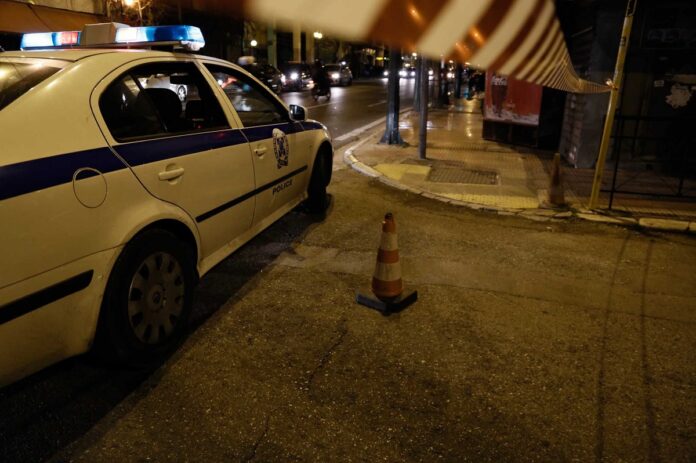 Επίθεση με μολότοφ στο αστυνομικό τμήμα Εξαρχείων (video)