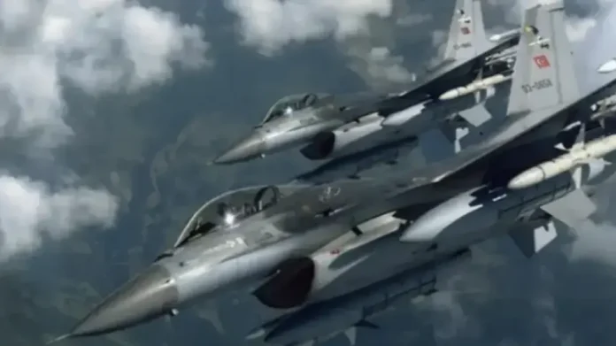 Συνεχίζουν οι Τούρκοι τις προκλήσεις με 22 παραβιάσεις πάνω από το Αιγαίο και δύο εμπλοκές