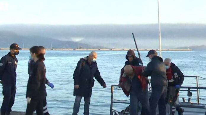 Φωτιά σε πλοίο κοντά στην Κέρκυρα: Σκάφος του Λιμενικού μετέφερε έναν ελαφρά τραυματία