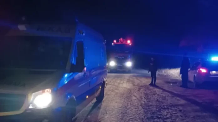 Λίμνη Περδίκκα: Ζωντανός ανασύρθηκε ο ένας από τους δυο που αναποδογύρισε η βάρκα – Συνεχίζονται οι έρευνες για τον δεύτερο