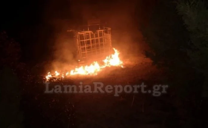 Εύβοια: Φωτιά σε καντίνα στα Λιχαδονήσια – (VIDEO-ΦΩΤΟ)