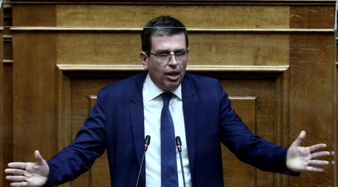 Ξεμαλιάστηκαν Καιρίδης και Γιαννακοπούλου: «Λέτε ψέματα, κατεβάστε το βλέμμα και πες συγγνώμη» – (VIDEO)