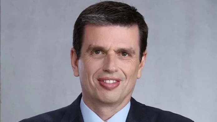 Η απάντηση του Δημήτρη Καιρίδη στον Realfm για τη δήλωση για τους Ουκρανούς πρόσφυγες