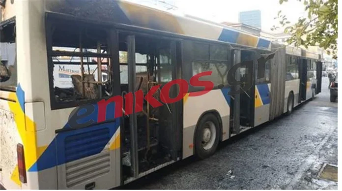 Φωτιά σε λεωφορείο της γραμμής Ομόνοια – Πειραιάς