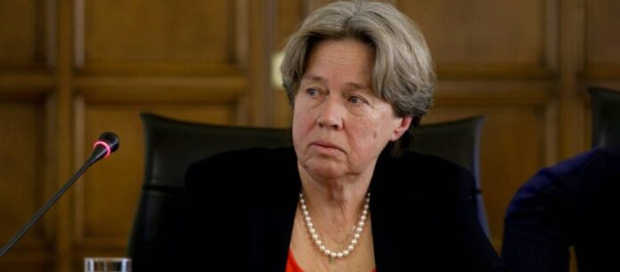 Α.Λινού: «Το πιστοποιητικό εμβολιασμού μπορεί να καταργηθεί – Αφού νοσούν και οι εμβολιασμένοι»