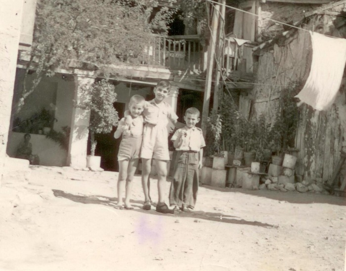 paidia_pou_paizoyn_1960