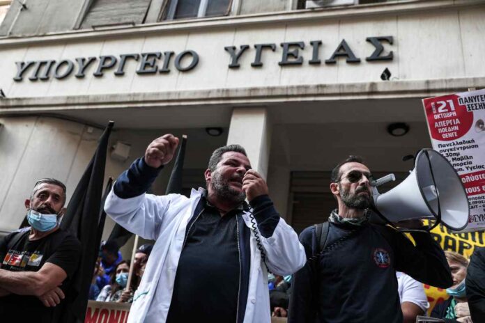 Σε τρίωρη στάση εργασίας προχωρά σήμερα η ΠΟΕΔΗΝ – Συγκέντρωση στο υπ.Υγείας