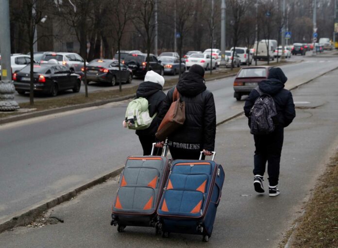 Μηταράκης: 7.000 Ουκρανοί πρόσφυγες έχουν φτάσει στην Ελλάδα