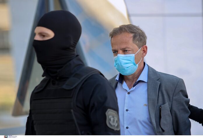 Δίκη Λιγνάδη: «Μας πρόσφερε αλκοόλ και χασίς και μας πρότεινε να συνευρεθούμε» κατέθεσε μάρτυρας