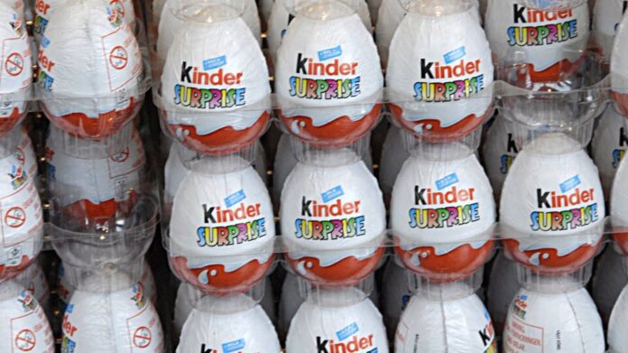 Η Γαλλία αποσύρει τη σοκολάτα Kinder μετά τον εντοπισμό λοιμώξεων από σαλμονέλα σε παιδιά
