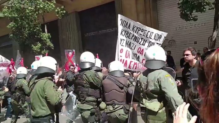 Υπάρχουν τρεις τραυματίες αστυνομικοί στο 401; – (VIDEO)