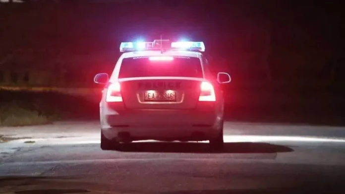 Συλλήψεις πέντε νεαρών στη Βούλα – Προκάλεσαν φθορές σε συρμό του τραμ