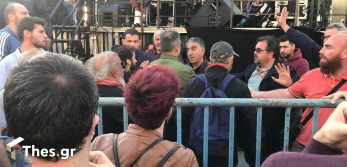 Θεσσαλονίκη: Ένταση με υγειονομικούς σε αναστολή στην αντιπολεμική συναυλία (VIDEO)