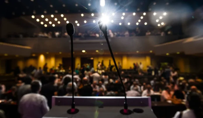 Η εαρινή σύναξη της λαϊκής δεξιάς: Ένα -ακόμα- βήμα για την ίδρυση του «Γαλάζιου Σχηματισμού»