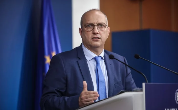 Ο Οικονόμου απαντά στον Τσαβούσογλου: Απαράδεκτες και ανιστόρητες δηλώσεις