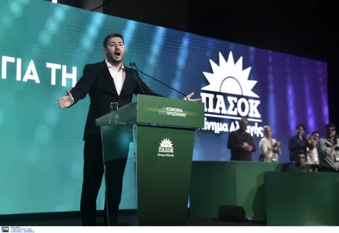 Συνέδριο ΠΑΣΟΚ: «Μακράς πνοής» ο Νίκος Ανδρουλάκης – Κλείνει (;) την πόρτα σε «προοδευτική διακυβέρνηση»