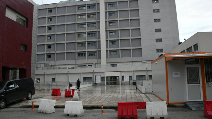 Στην Πάτρα με οξεία μυοκαρδίτιδα 16χρονος ποδοσφαιριστής του Παναιτωλικού που νόσησε με κορωνοϊό