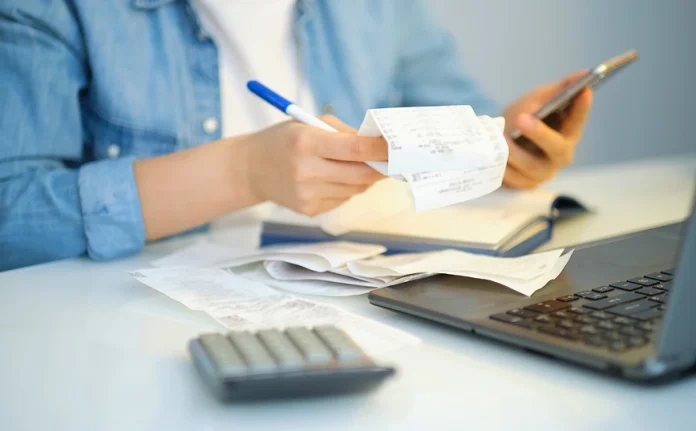 Εφορία: Τι ισχύει για τις επιστροφές φόρου εισοδήματος