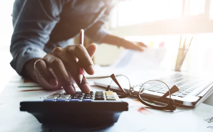 Στον «πάγο» η μονιμοποίηση των φορο-ελαφρύνσεων το 2023