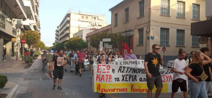 Βόλος: Στους δρόμους φοιτητές μετά τα επεισόδια στο ΑΠΘ (ΦΩΤΟ)