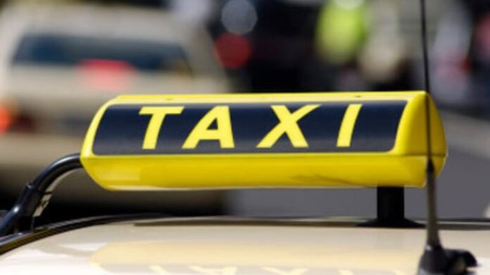 Πυρκαγιά σε ταξί στην πλατεία Κυψέλης