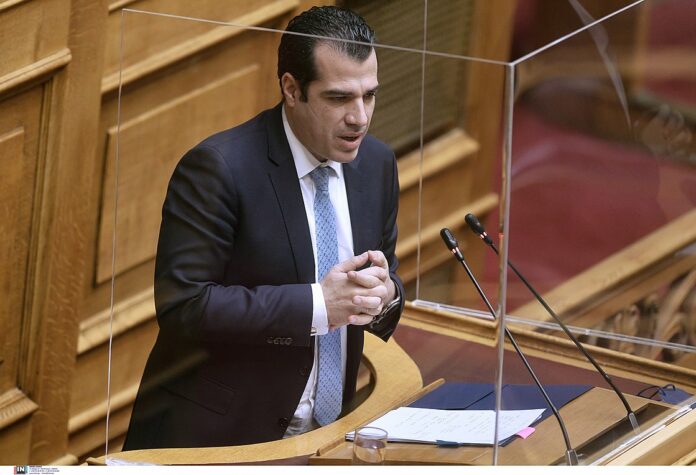 Οργή Πλεύρη κατά του δημάρχου της Μήλου