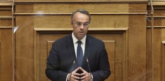 Μονιμοποιήσεις στην ΕΑΒ ανακοίνωσε ο υπουργός Οικονομικών – Σκληρή κόντρα με την αντιπολίτευση για τη ΛΑΡΚΟ