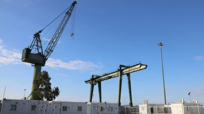 «Πράσινο φως» από το ΣτΕ για τη δομή μεταναστών στη Λέρο, «κόβεται» στα Λουτρά Θερμοπυλών