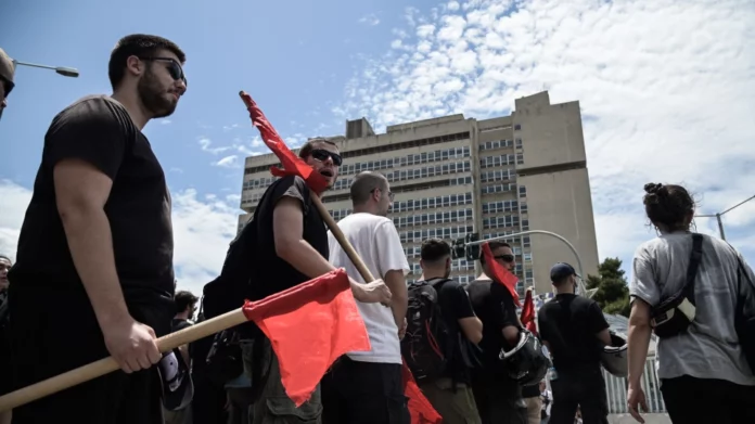 Συγκέντρωση φοιτητών έξω από το Υπουργείο Προστασίας του Πολίτη – Κυκλοφοριακές ρυθμίσεις από την τροχαία