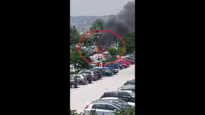 Δείτε βίντεο με τα δύο φλεγόμενα αυτοκίνητα στο πάρκινγκ του νοσοκομείου “Παπαγεωργίου”