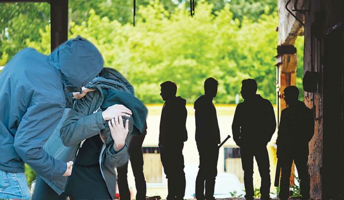 Ανήλικοι σε… παράνοια! «Εκρηκτικό» κοκτέιλ βίας και παιχνίδια θανάτου