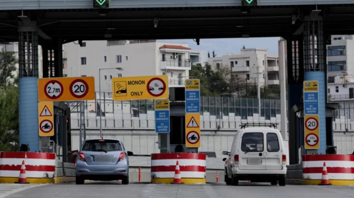 Αττική Οδός: Θανατηφόρο τροχαίο στα διόδια της Παλλήνης